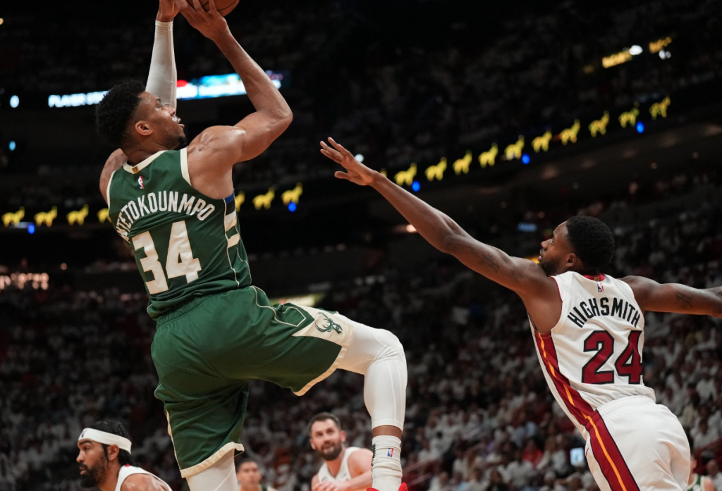 Γιάννης Αντετοκούνμπο: Έστειλε μήνυμα στου Μιλγουόκι Μπακς – Τάσεις φυγής από τον Greek Freak