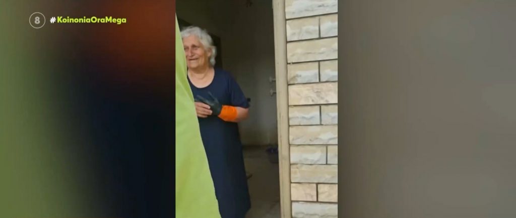 Παλαμάς Καρδίτσας: Συγκλονίζει η γιαγιά που ζει μέσα στο πλημμυρισμένο σπίτι με την 2 ετών εγγονούλα της
