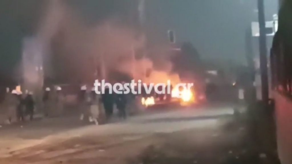Θήβα – Μέγαρα – Θεσσαλονίκη: Επεισόδια με ρομά κατά τη διάρκεια της νύχτας για τον θάνατο του 17χρονου