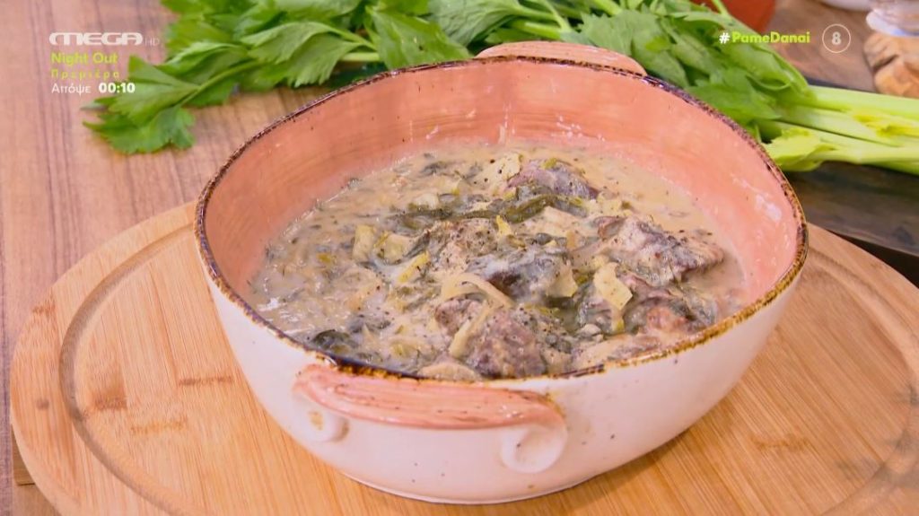 Ο Τίμος Ζαχαράτος μάς ετοιμάζει μοσχάρι φρικασέ