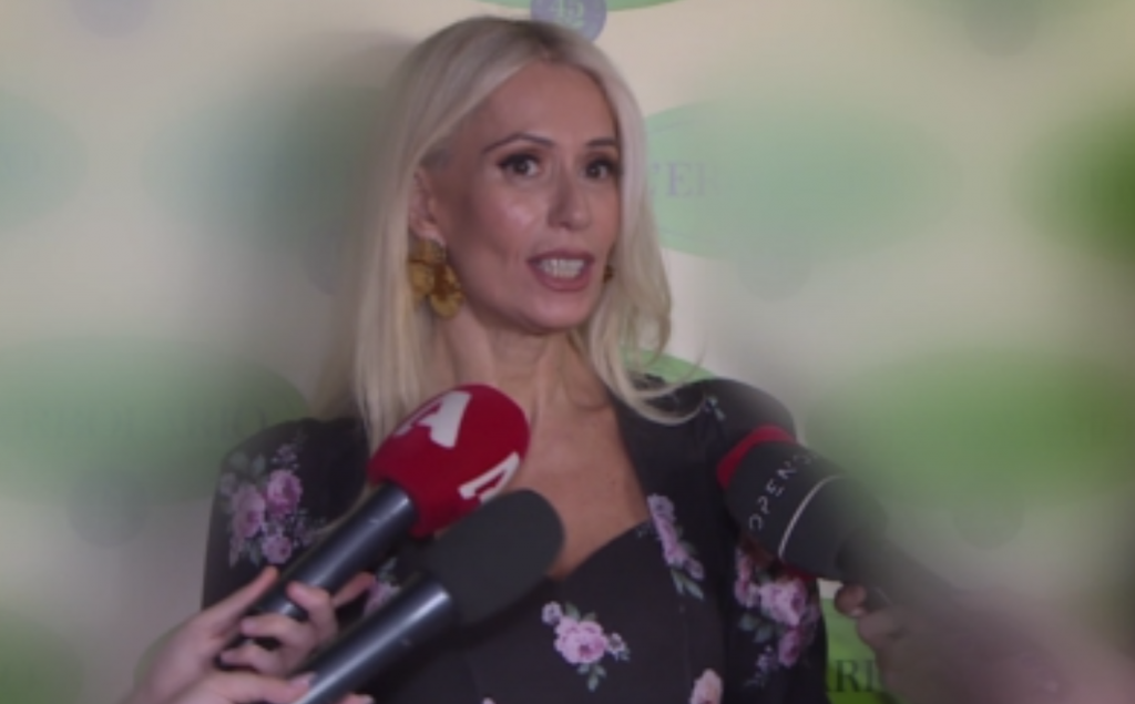 Μαρία Μπακοδήμου: «Έχω γνωρίσει κοπέλες των γιων μου, είμαι η καλύτερη πεθερά»