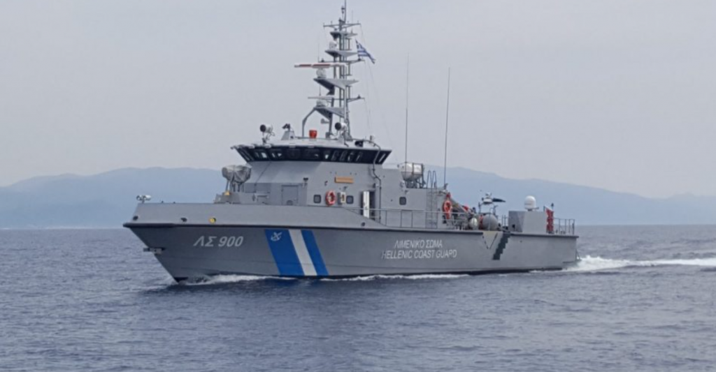 Λέσβος: Βυθίστηκε φορτηγό πλοίο – Ανασύρθηκε ζωντανό ένα άτομο