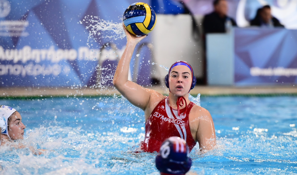 Πόλο: Με γκολ της Βάσως Πλευρίτου στην εκπνοή έκανε το 4/4 και πάει Final-4 ο Ολυμπιακός