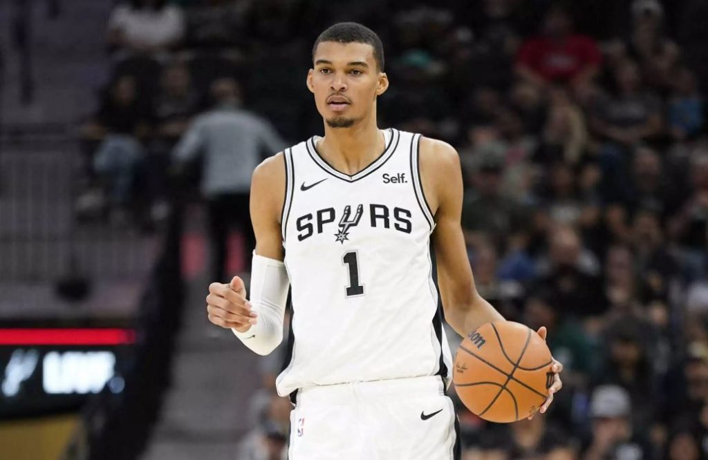 NBA: Ο Γουεμπανιαμά είχε 30 πόντους και 7 ριμπάουντ σε λιγότερο από 30 λεπτά