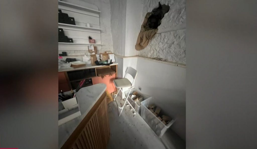 Αθήνα: Ριφιφί σε κοσμηματοπωλείο – Πάνω από 200.000 ευρώ η λεία