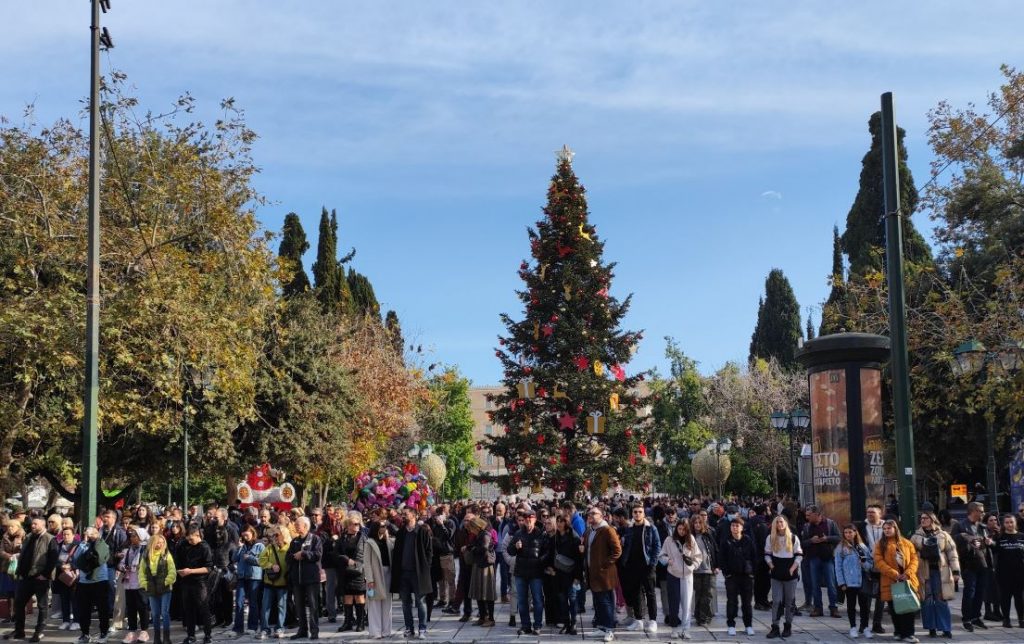 Χριστούγεννα: Ανοιχτά τα εμπορικά καταστήματα & τα σουπερμάρκετ – Πώς κινείται η αγορά