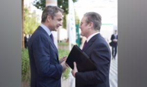 Κυριάκος Μητσοτάκης: Νέο τετ α τετ με τον Κιρ Στάρμερ στο Ντουμπάι μετά το ατόπημα του Σούνακ