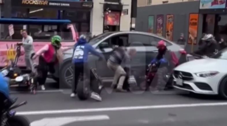 ΗΠΑ: Μηχανόβιοι επιτέθηκαν στον ηθοποιό Ίαν Ζίρινγκ