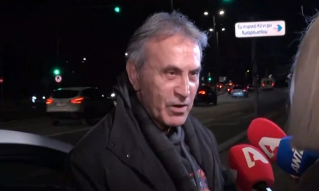 «Κρεμιέται μόνος του στα μανταλάκια» - Έτσι σχολίασαν οι παρουσιαστές την έκρηξη του Γιώργου Νταλάρα