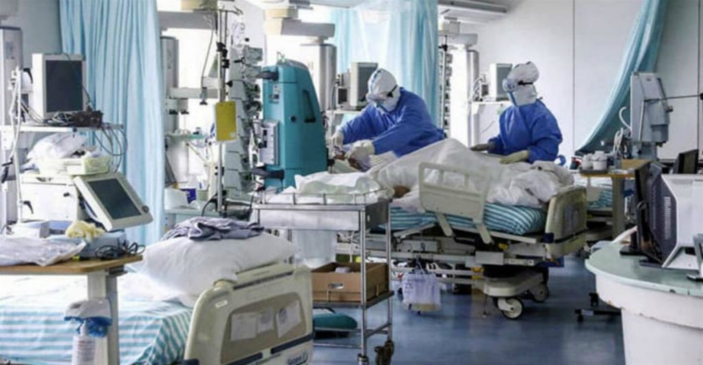 Ιταλία: Σε κατάσταση «πολιορκίας» τα νοσοκομεία – «Καμπανάκι» από τους γιατρούς