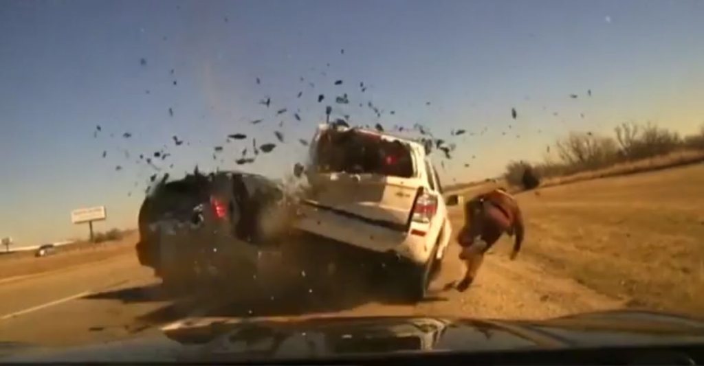 ΗΠΑ: Αστυνομικός εκσφενδονίστηκε από τζιπ που έτρεχε με ιλιγγιώδη ταχύτητα