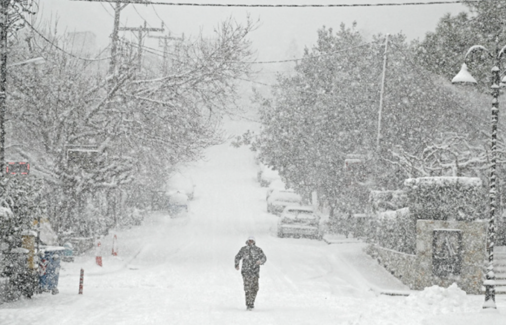Καιρός: Ξεκίνησε η επέλαση του χιονιά – Πώς θα εξελιχθούν τα φαινόμενα