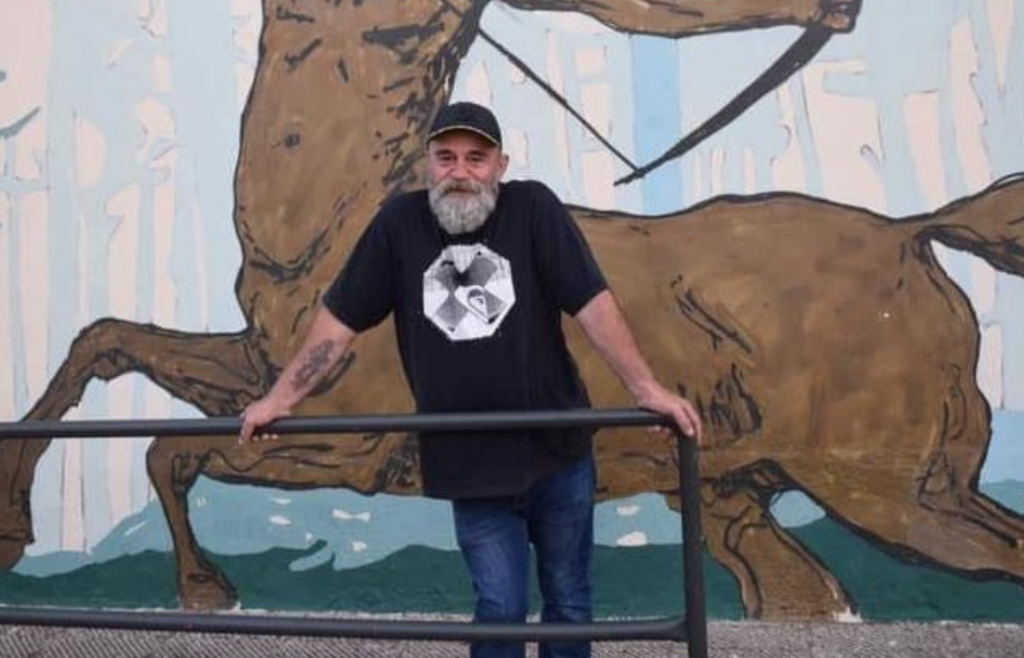 Κωνσταντίνος Πολυχρονόπουλος: Απομακρύνεται από την κοινωνική κουζίνα «Ο Άλλος Άνθρωπος»