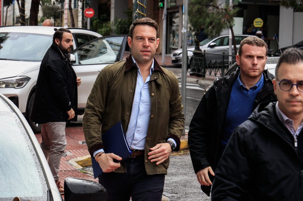 Στέφανος Κασσελάκης: «Θα υπάρξουν συνέπειες για όποιον δεν ψηφίσει το ν/σ για τα ομόφυλα ζευγάρια»