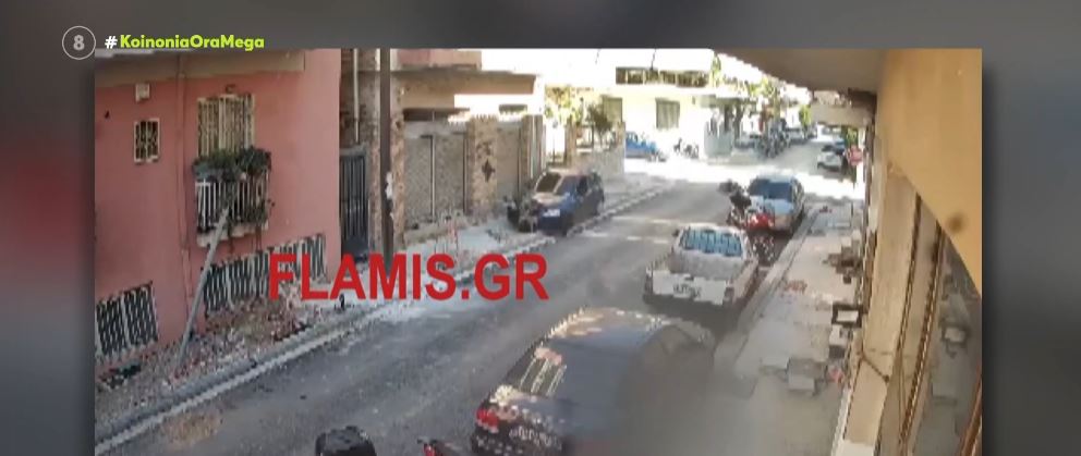 Πάτρα: Οδηγός μηχανής πέφτει σε αυτοκίνητο σε τυφλή διασταύρωση