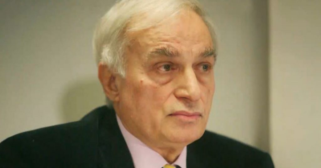 Κολωνάκι: Στο νοσοκομείο ο Μανώλης Μαυρομμάτης & η σύζυγός του μετά από φωτιά στο διαμέρισμά τους