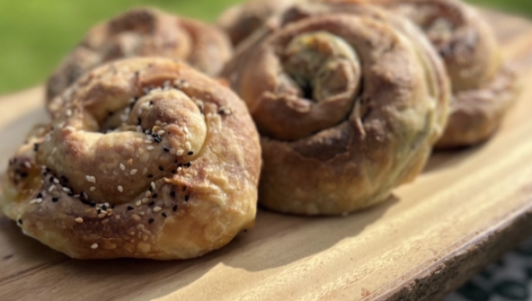 Yayaka Food: Ποιοι είναι οι δημιουργοί της πιο περιζήτητης ελληνικής πίτας του Λονδίνου