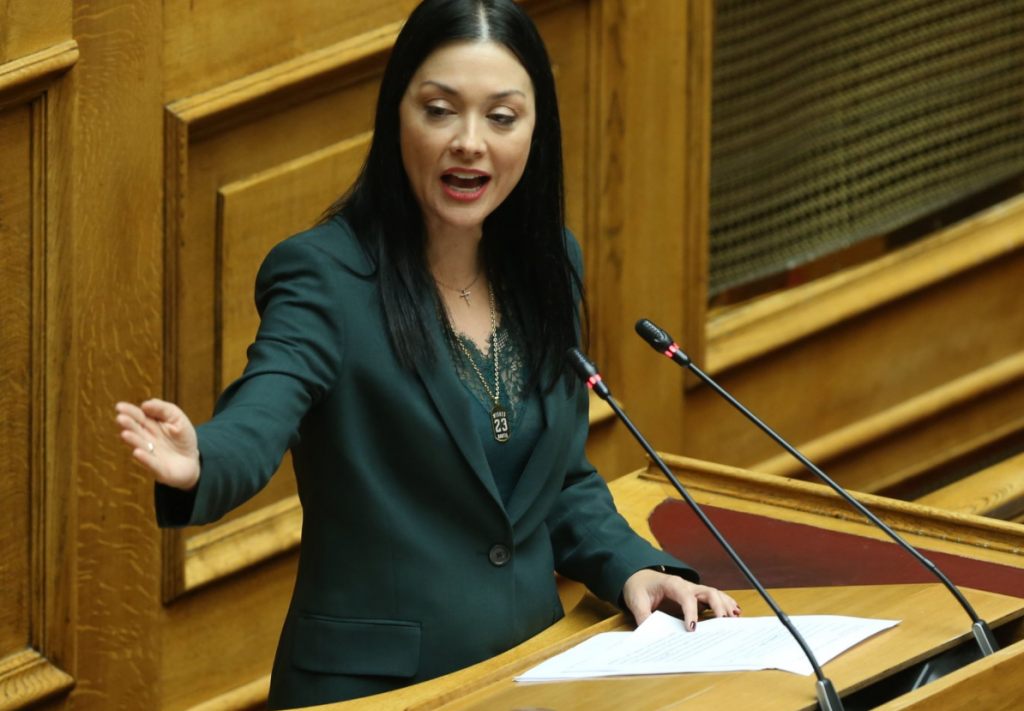 ΠΑΣΟΚ: Ένταση στην κοινοβουλευτική ομάδα μεταξύ Γιαννακοπούλου και Κουκουλόπουλου