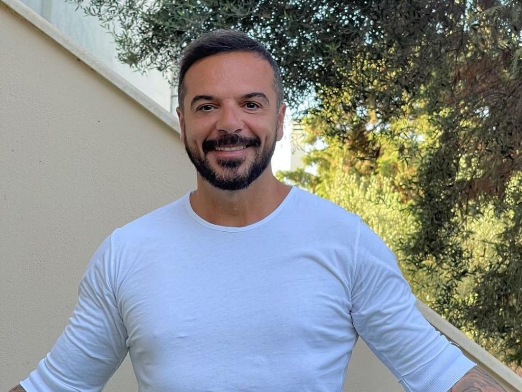 Τριαντάφυλλος: «Θαυμάστρια μου έσκισε το παντελόνι την ώρα που τραγουδούσα»