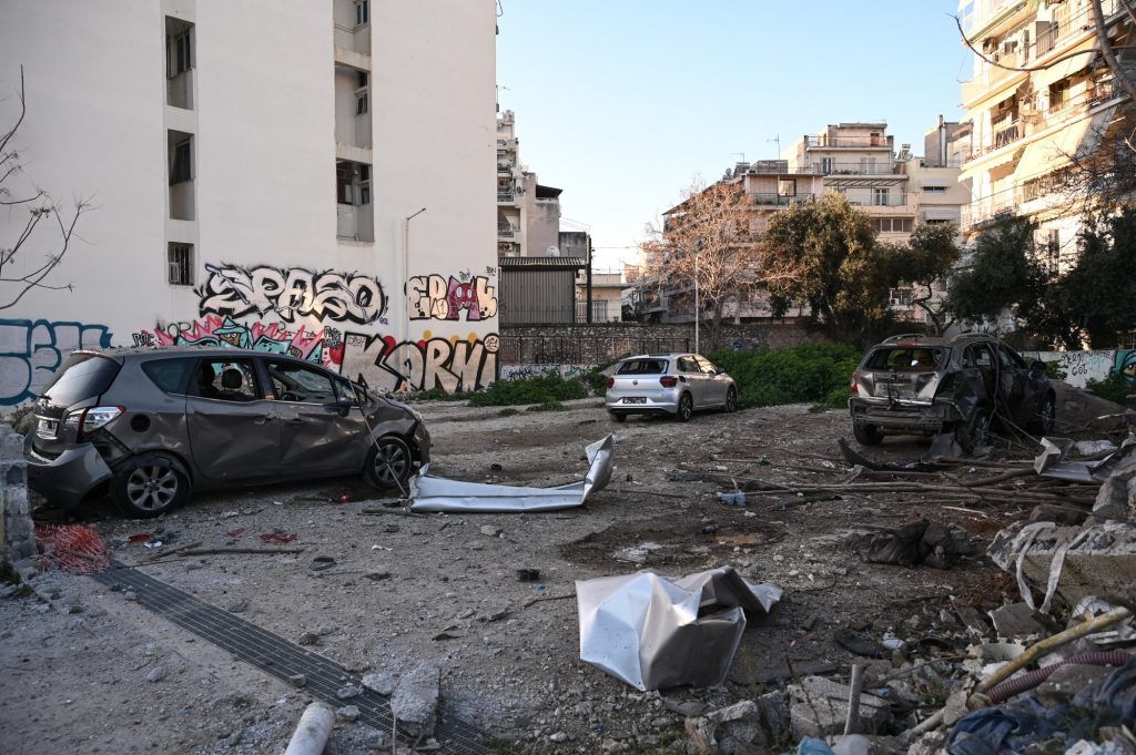 Πειραιάς: Συνεχίζεται η έρευνα της ΕΛ.ΑΣ. για την βομβιστική επίθεση πλησίον πρατηρίου καυσίμων