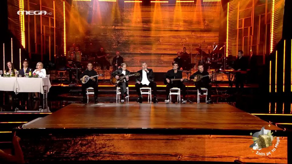 «Είμαι σε κατάσταση εκτάκτου ανάγκης» τραγουδά ο Νίκος Μακρόπουλος και το πάρτι στο MEGA παίρνει «φωτιά»