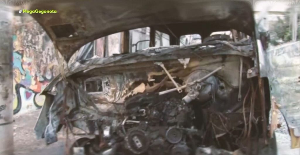 Ζωγράφου: Άγνωστοι έκαψαν σχολικά λεωφορεία, αυτοκίνητα και μοτοσυκλέτες