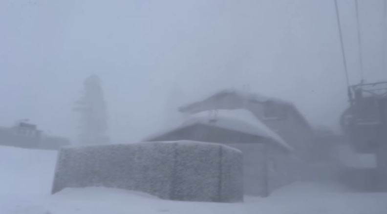 Έντονα καιρικά φαινόμενα πλήττουν περιοχές της βόρειας και νότιας Αμερικής