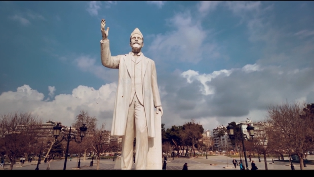 Θεσσαλονίκη: Η Νόνη Δούνια μας ξεναγεί στο «διαμάντι» της πόλης, την Αριστοτέλους