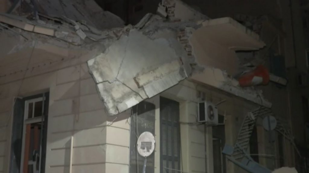 Πειραιάς: Θρήνος για τον αστυνομικό που καταπλακώθηκε στο κτίριο που κατέρρευσε