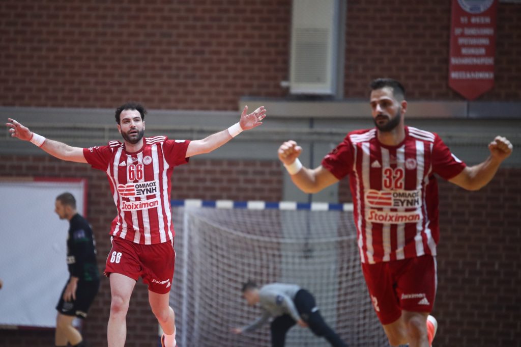 Ολυμπιακός: Απέκλεισε τη Φερεντσβάρος και θα διεκδικήσει το European Cup του Χάντμπολ.