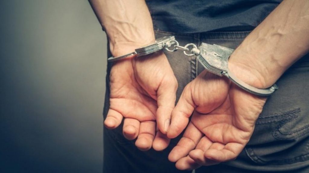 Θεσσαλονίκη: Καταδικάστηκε αστυνομικός που έβγαζε στο εξωτερικό παράτυπους μετανάστες