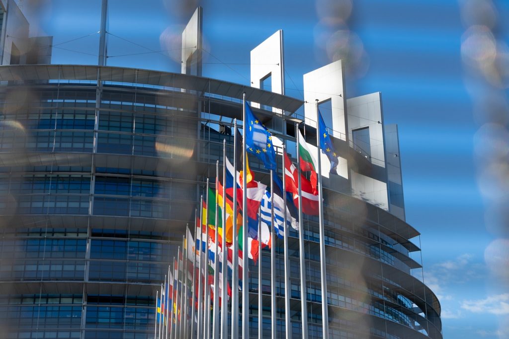 Ε.Ε.: Καταδικάζει το Ιράν, ζητά μέγιστη αυτοσυγκράτηση από «όλα τα μέρη»