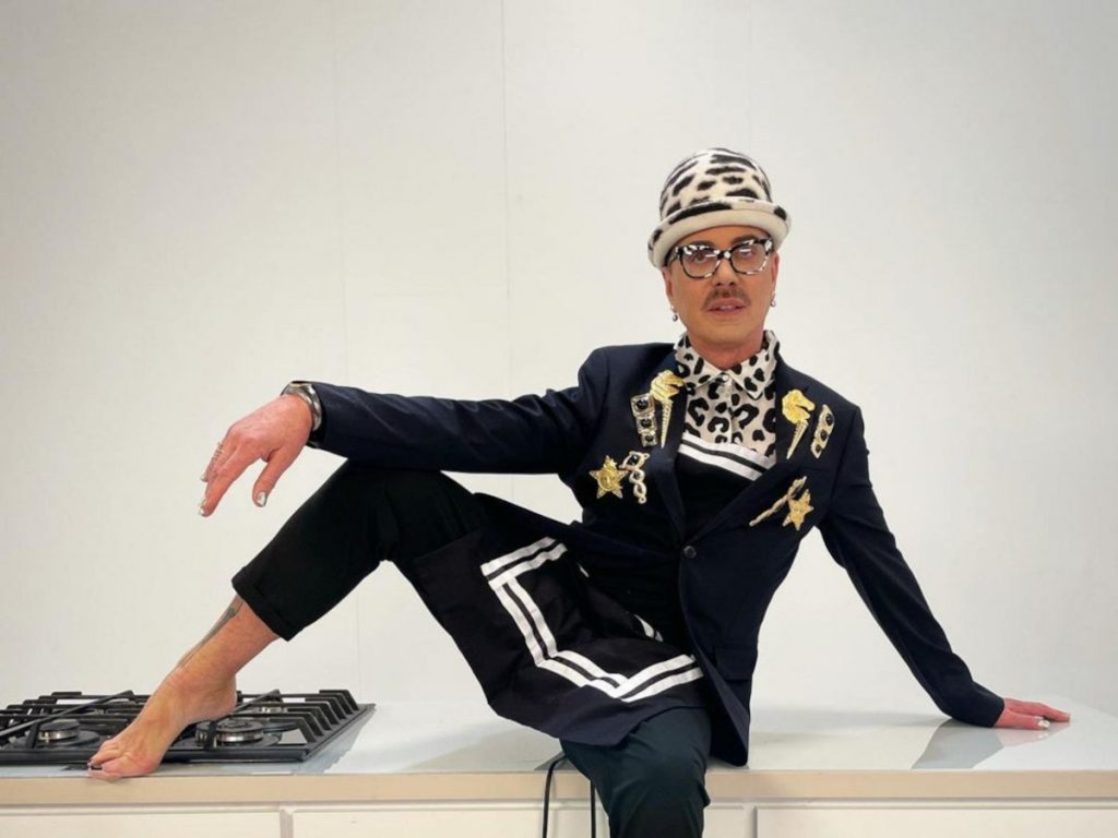 Λάκης Γαβαλάς: «Δεν είπα ποτέ ότι είμαι σχεδιαστής μόδας»