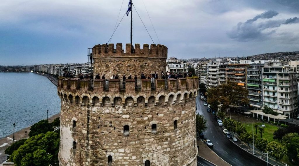 Θεσσαλονίκη:  Άνδρας 34 ετών πήδηξε στο κενό από τον Λευκό Πύργο