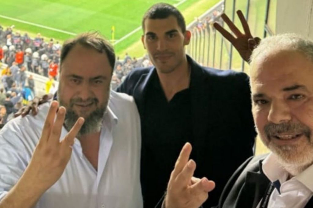 Ολυμπιακός: Η πανηγυρική φωτογραφία των Βαγγέλη και Μιλτιάδη Μαρινάκη για την πρόκριση στους “4”
