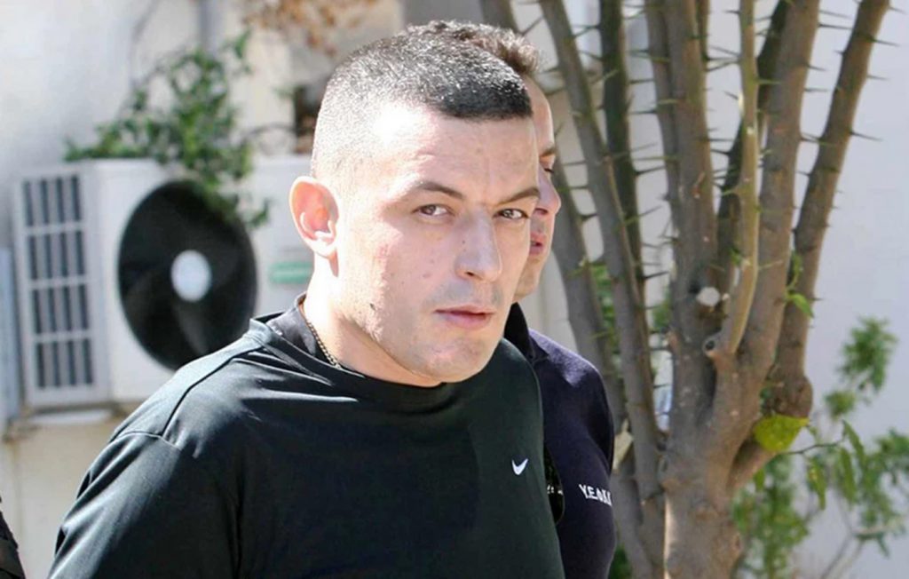 Αλκέτ Ριζάι: Κλούβα που μετέφερε τον βαρυποινίτη «έμεινε» στη μέση του δρόμου