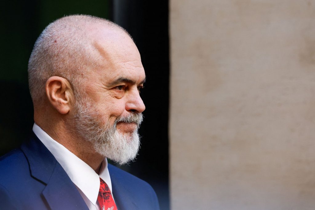 Έντι Ράμα: Προεκλογική φιέστα στο Γαλάτσι υπό δρακόντεια μέτρα