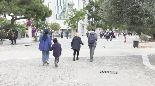 Πάσχα: Την άδεια Αθήνα απολαμβάνουν τουρίστες & κάτοικοι