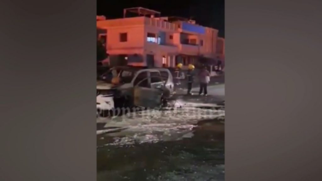 Κύπρος: Έκαψαν περιπολικά και σπίτια με βεγγαλικά το βράδυ της Ανάστασης