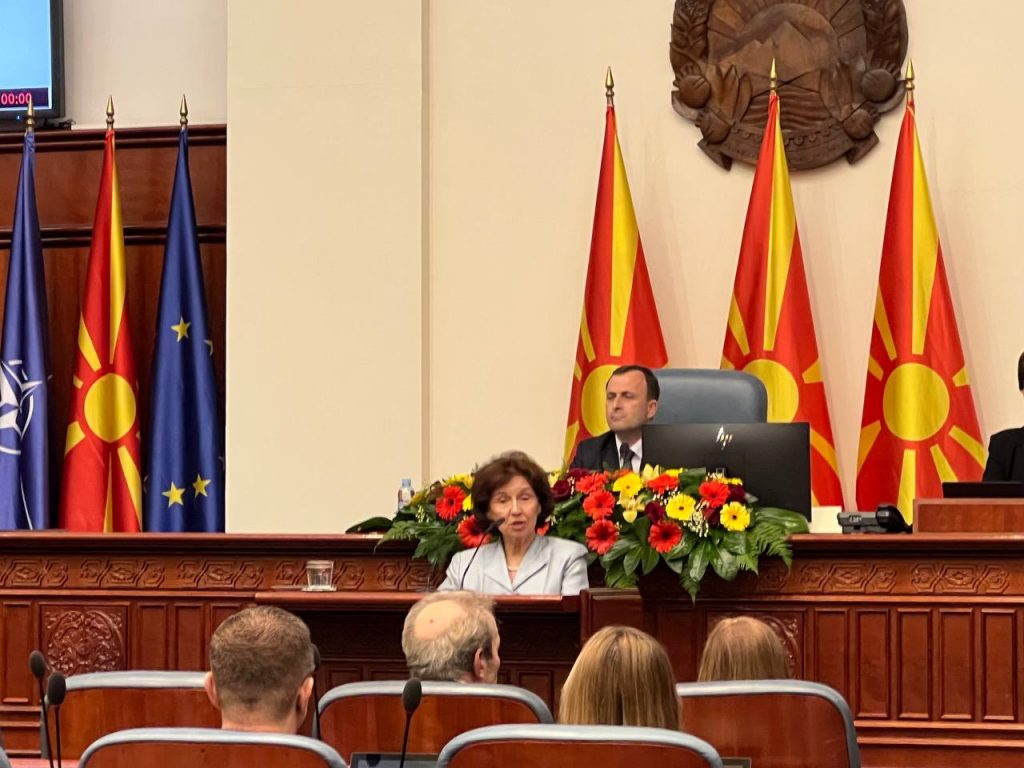 Βόρεια Μακεδονία: «Φωτιά» στη συμφωνία των Πρεσπών έβαλε η νέα πρόεδρος της στην ορκωμοσία της χώρας
