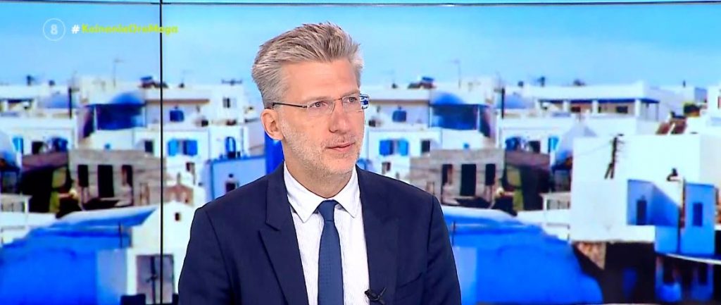Άκης Σκέρτσος: «Συνεχίζεται η εμπιστοσύνη στον πρωθυπουργό και τη ΝΔ παρά τα χαμηλά ποσοστά στις ευρωεκλογές» – Τι είπε για την αποχή και την «επόμενη μέρα»