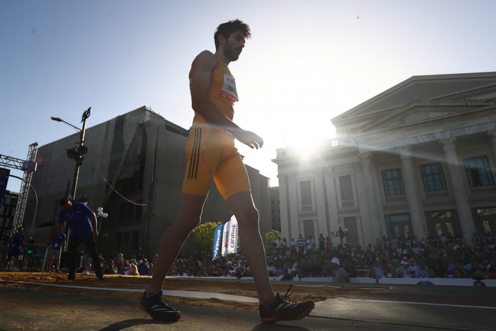 Piraeus Street Long Jump: Άλλη μία νίκη για τον Τεντόγλου & αποθέωση από τον κόσμο