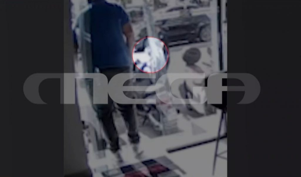 Πειραιάς: Νέο βίντεο ντοκουμέντο από τη σύλληψη του «πιστολέρο»