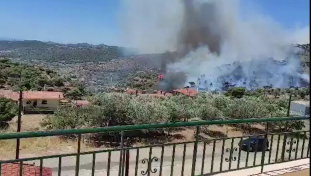 Συναγερμός στην Πυροσβεστική από φωτιά στην Κερατέα – Σε εξέλιξη πυρκαγιά και στο Σουφλί