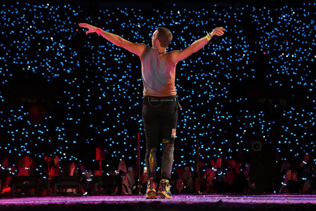Στους ρυθμούς των Coldplay η Αθήνα για την sold out συναυλία