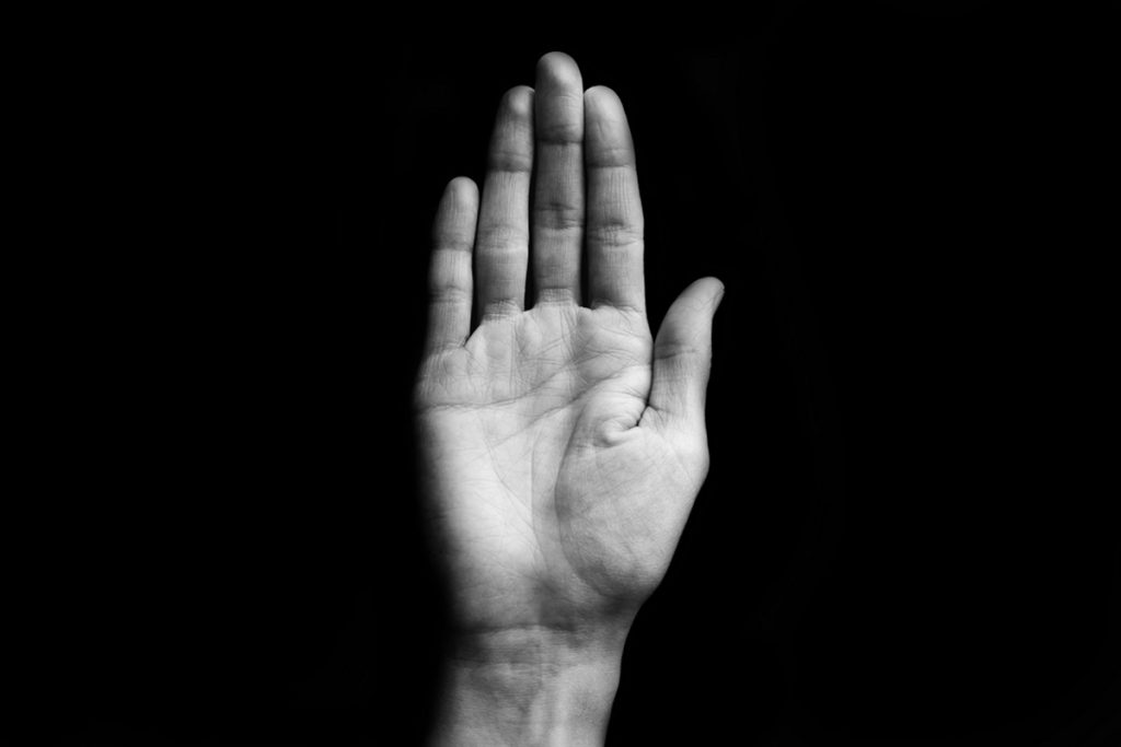 Πάτρα: Πατέρας και θείος ξυλοκόπησαν άγρια 15χρονο που τους αποκάλυψε ότι είναι ομοφυλόφιλος