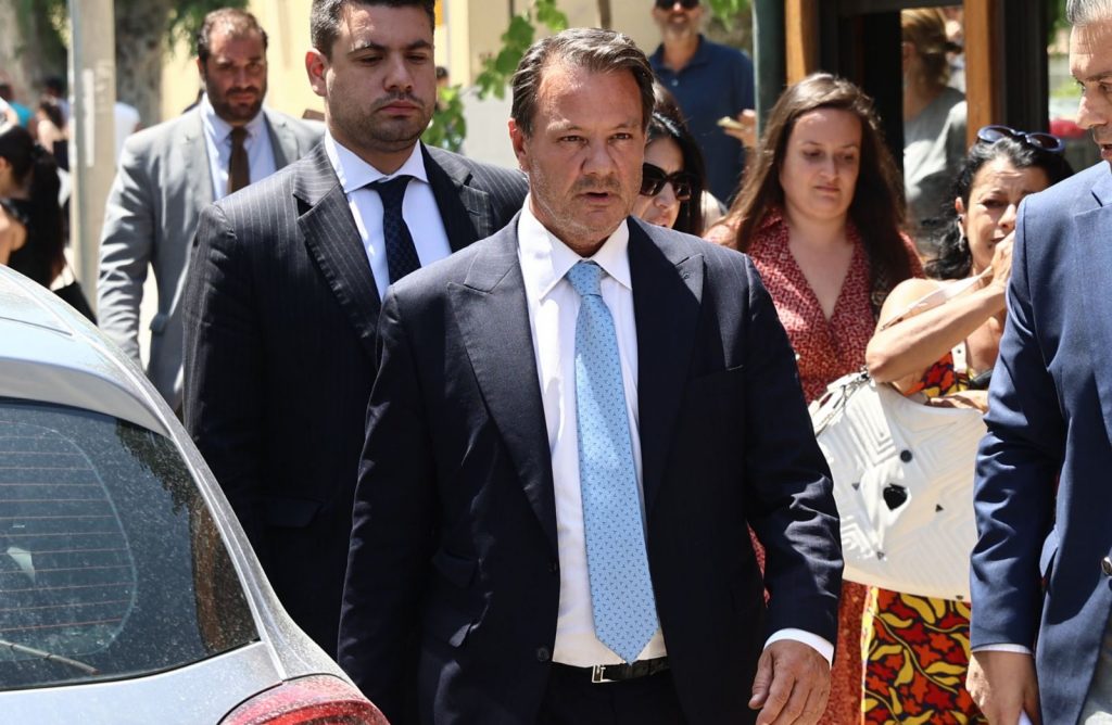 Αποκάλυψη Live News: Αίτηση διαζυγίου καταθέτει ο Απόστολος Λύτρας
