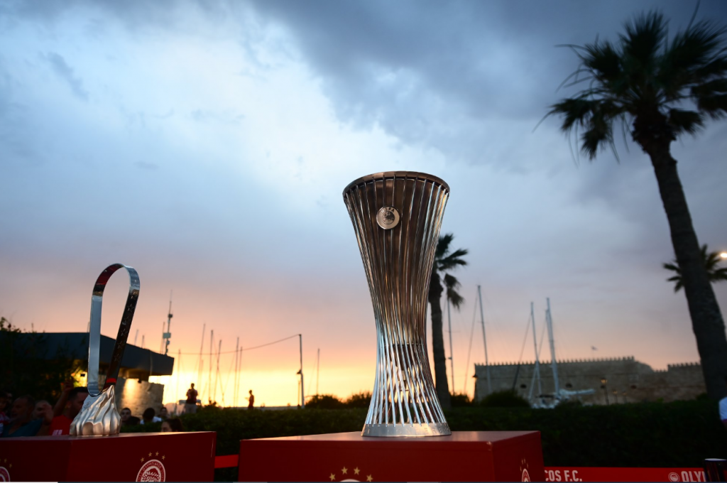 Κρήτη: Χαμός και στο Ηράκλειο για τον Ολυμπιακό και τα δύο τρόπαια