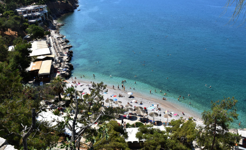 MyCoast: «Βροχή» καταγγελιών στην πλατφόρμα για τις αυθαιρεσίες των παραλιών