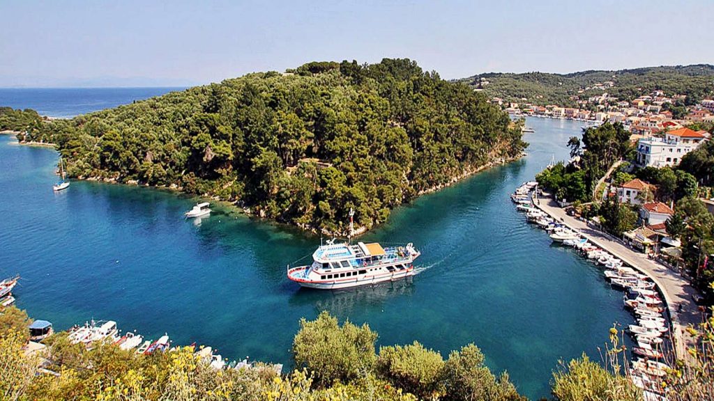 Ακτοπλοϊκά εισιτήρια για γερά… πορτοφόλια – Η τουριστική κίνηση σε Κουφονήσια και Παξούς